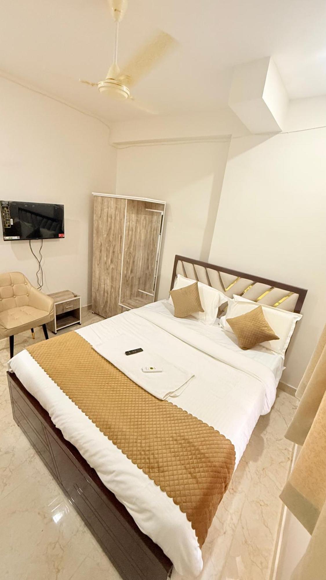 Vaaraahi Hotel *
